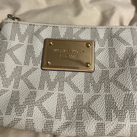 MK wallet/small clutch - Picture 1 of 4